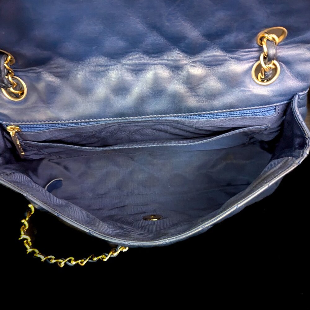 โค๏ธVALENTINE'S SPECIALโค CHANEL Valentine's Charms Matelasse Quilted Lambskin Blue - Picture 12 of 15